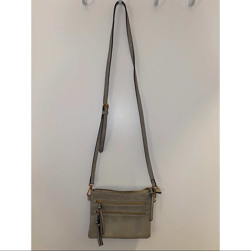 Gray purse big enough to fit phone & wallet - Picture 2 of 2